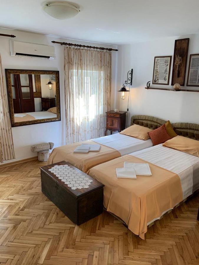 Villa Urbana, Old Town *
