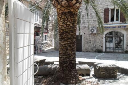 Urbana, Old Town * Budva