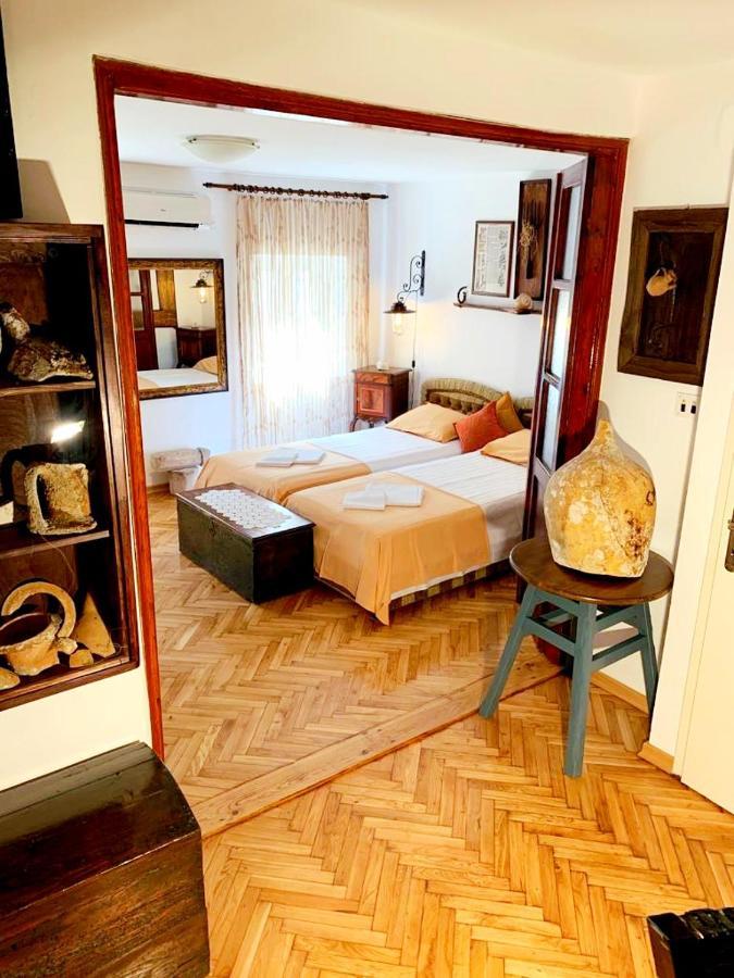 Villa Urbana, Old Town *