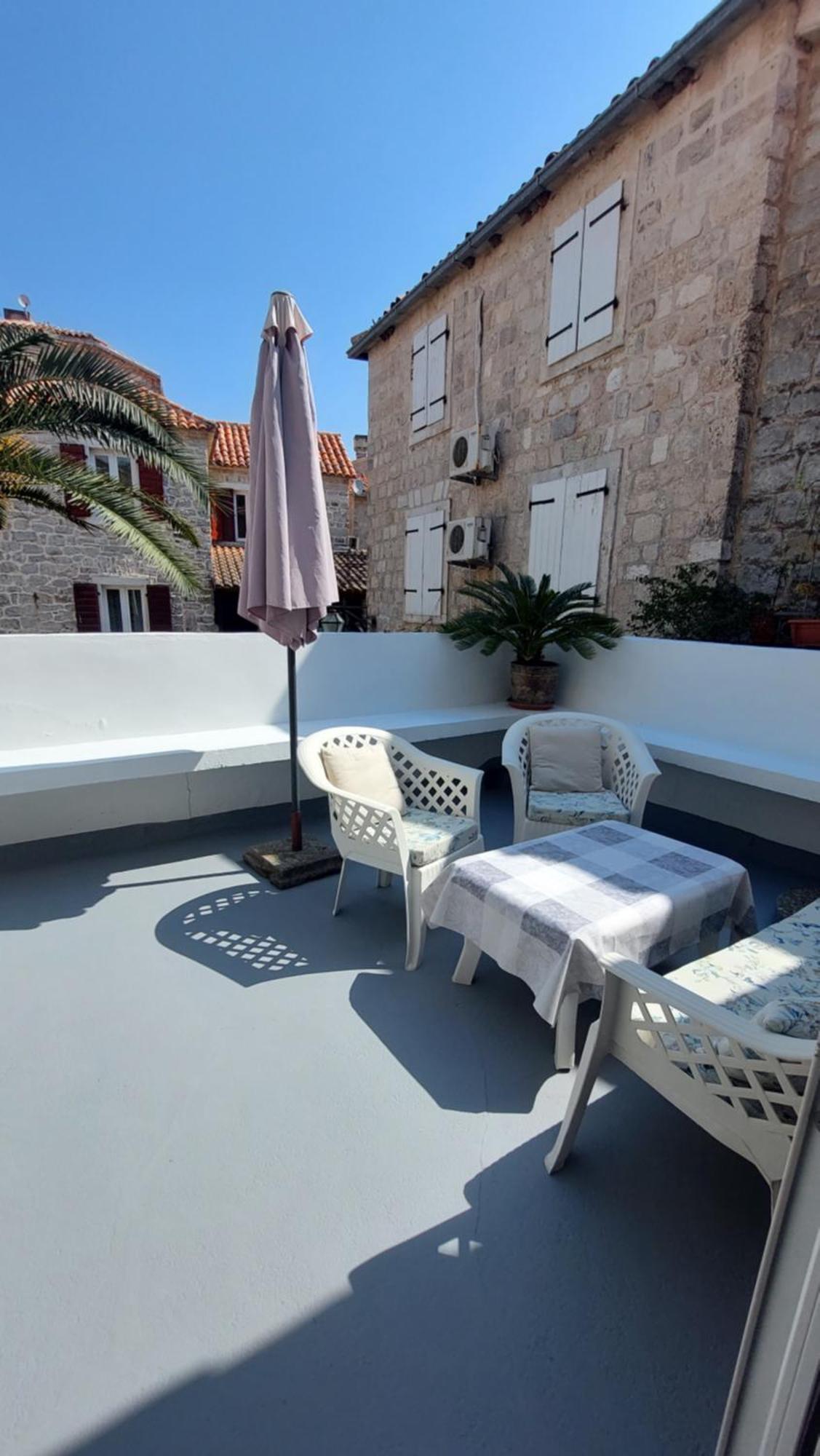 Villa Urbana, Old Town *